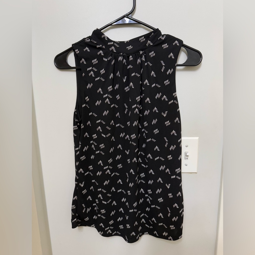 XS WHBM Mock-Neck Sleeveless Blouse